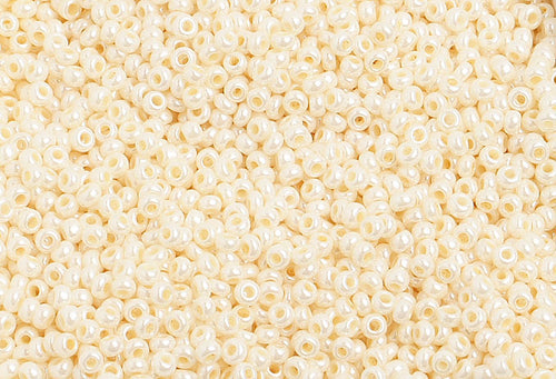 CB1470  seed bead 10/0  pearl eggshell